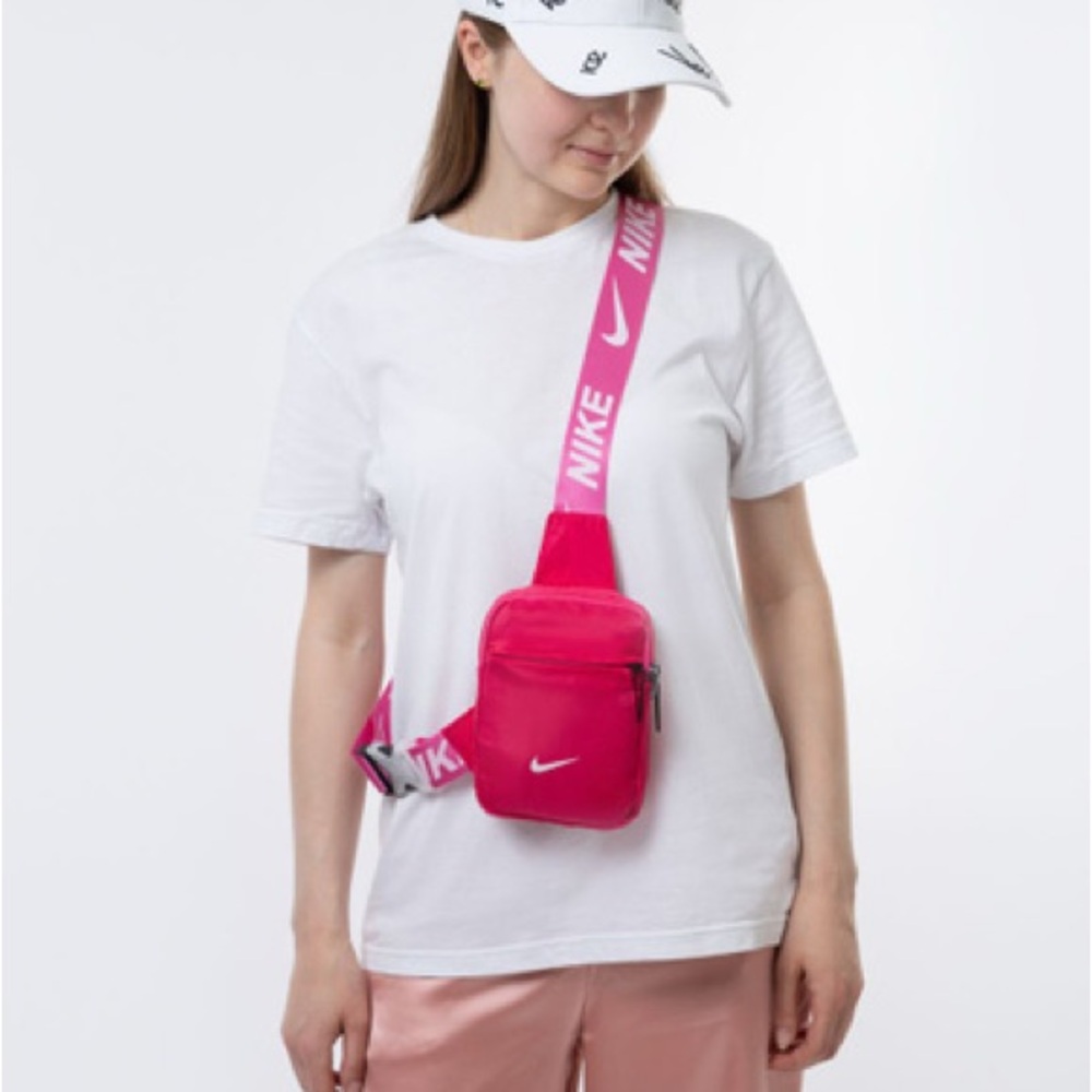 Women’s Nike Mini Logo Crossbody Bag/Fanny Pack In Red & White 7” X 5” X 1.25”